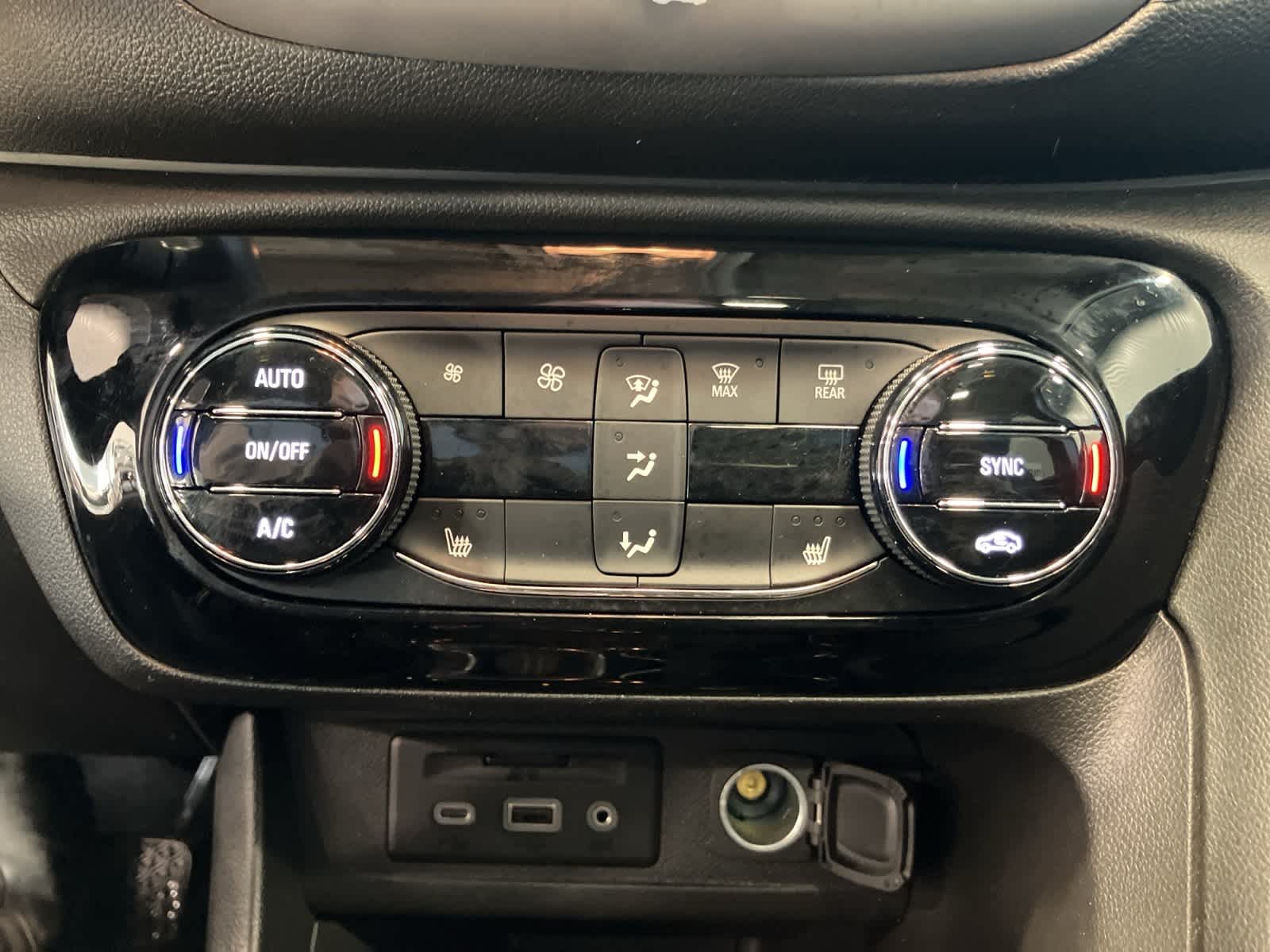 Thumbnail: 2020 Buick Encore GX - 22