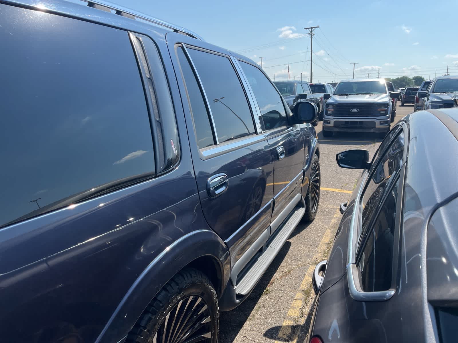 Thumbnail: 1998 Lincoln Navigator - 15