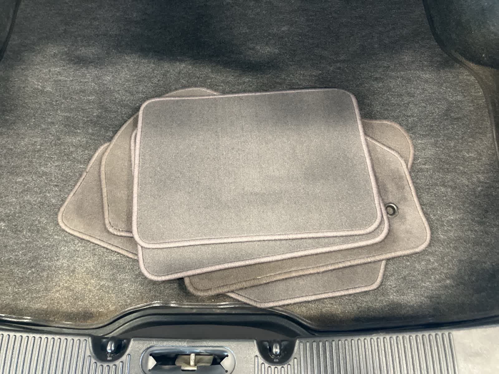 Thumbnail: 2000 Ford Taurus - 29