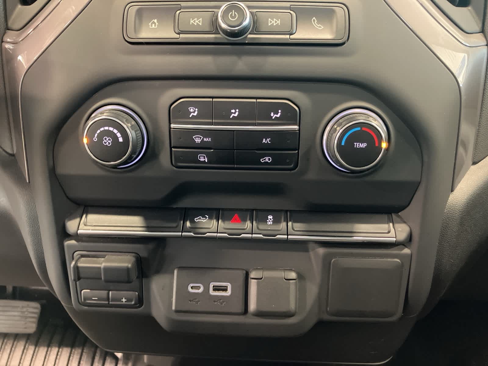 Thumbnail: 2021 Chevrolet Silverado 1500 - 16