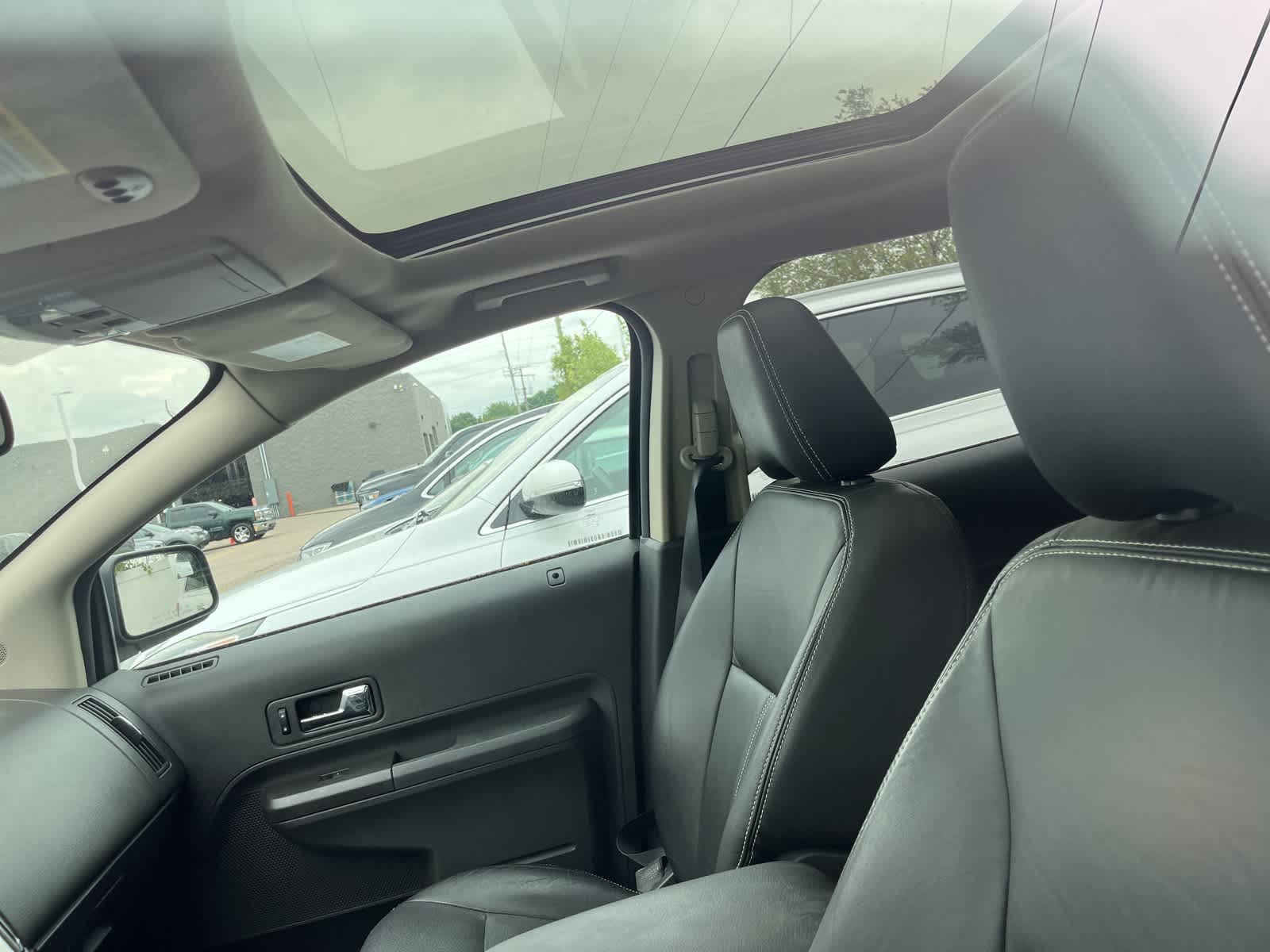 Thumbnail: 2010 Ford Edge - 24