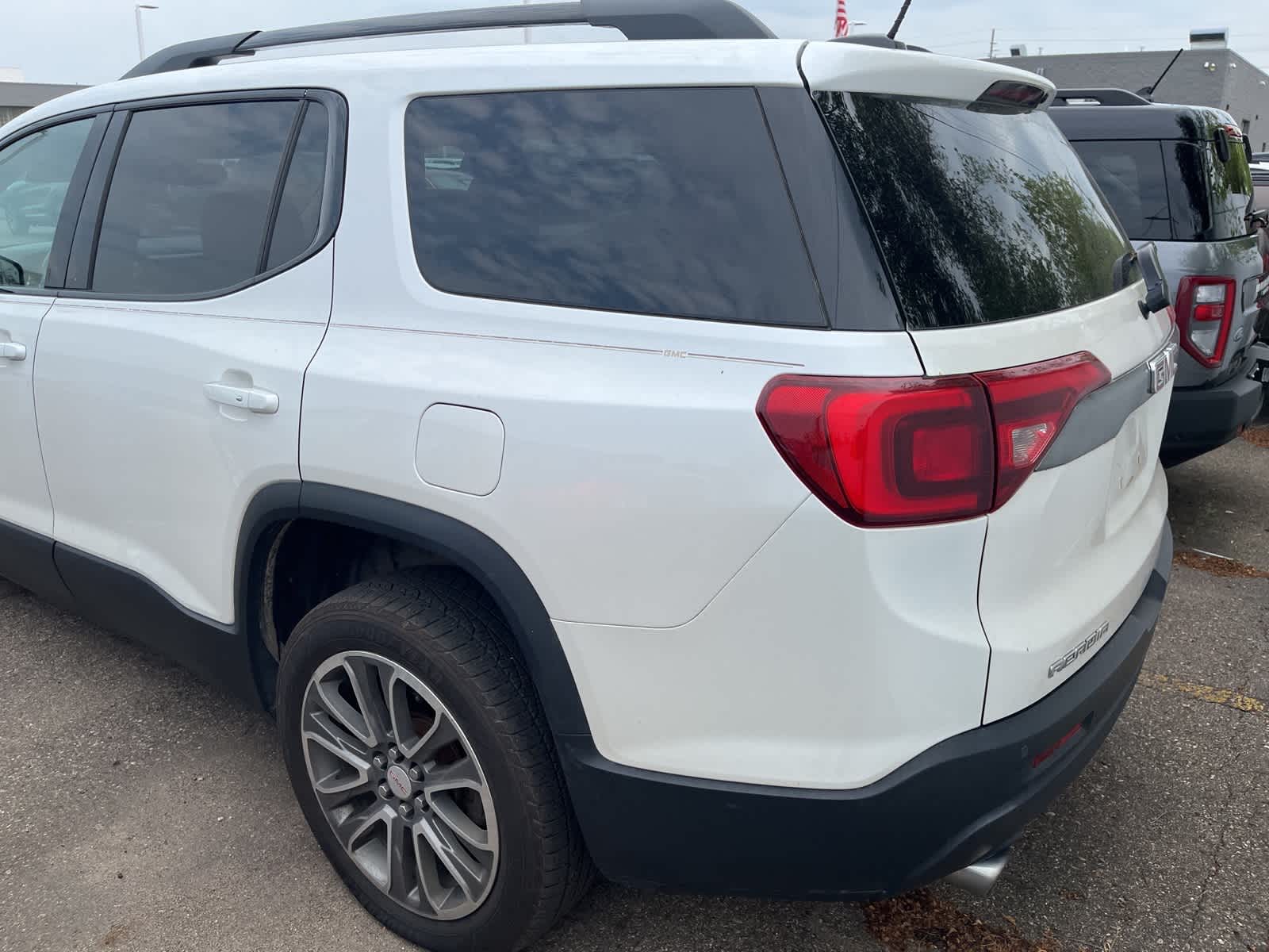 Thumbnail: 2017 GMC Acadia - 9