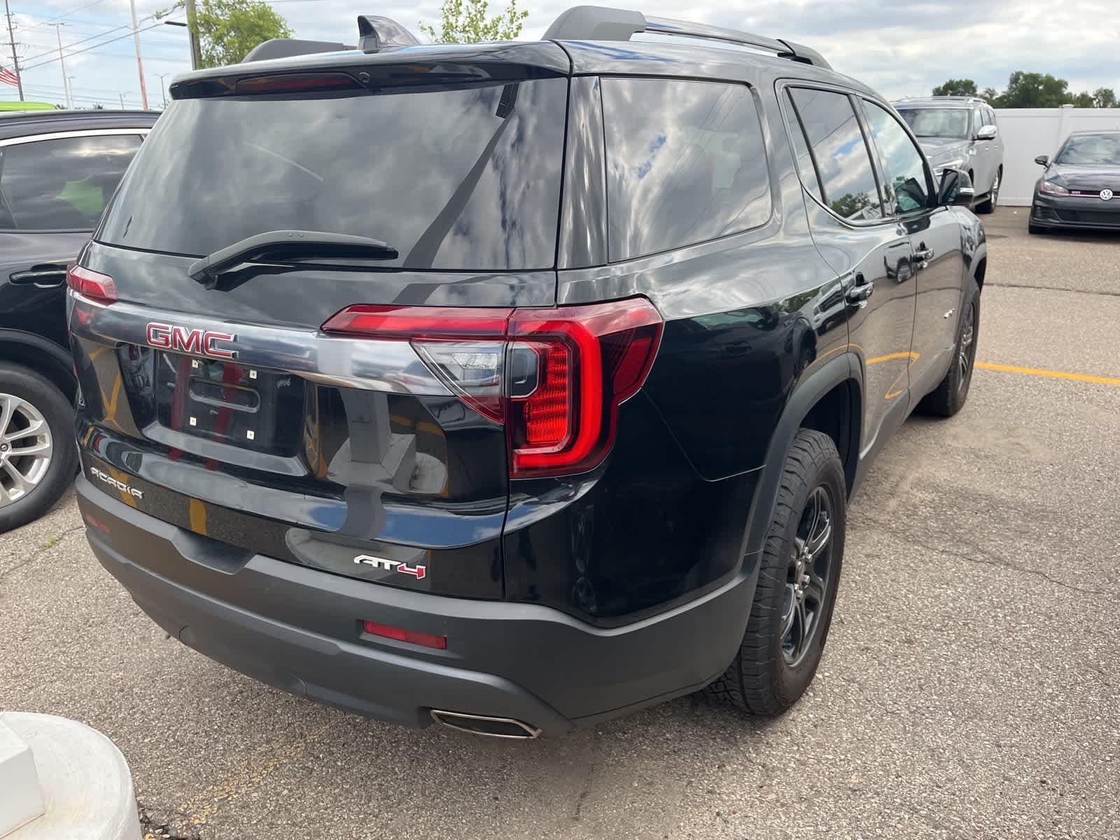 Thumbnail: 2023 GMC Acadia - 12