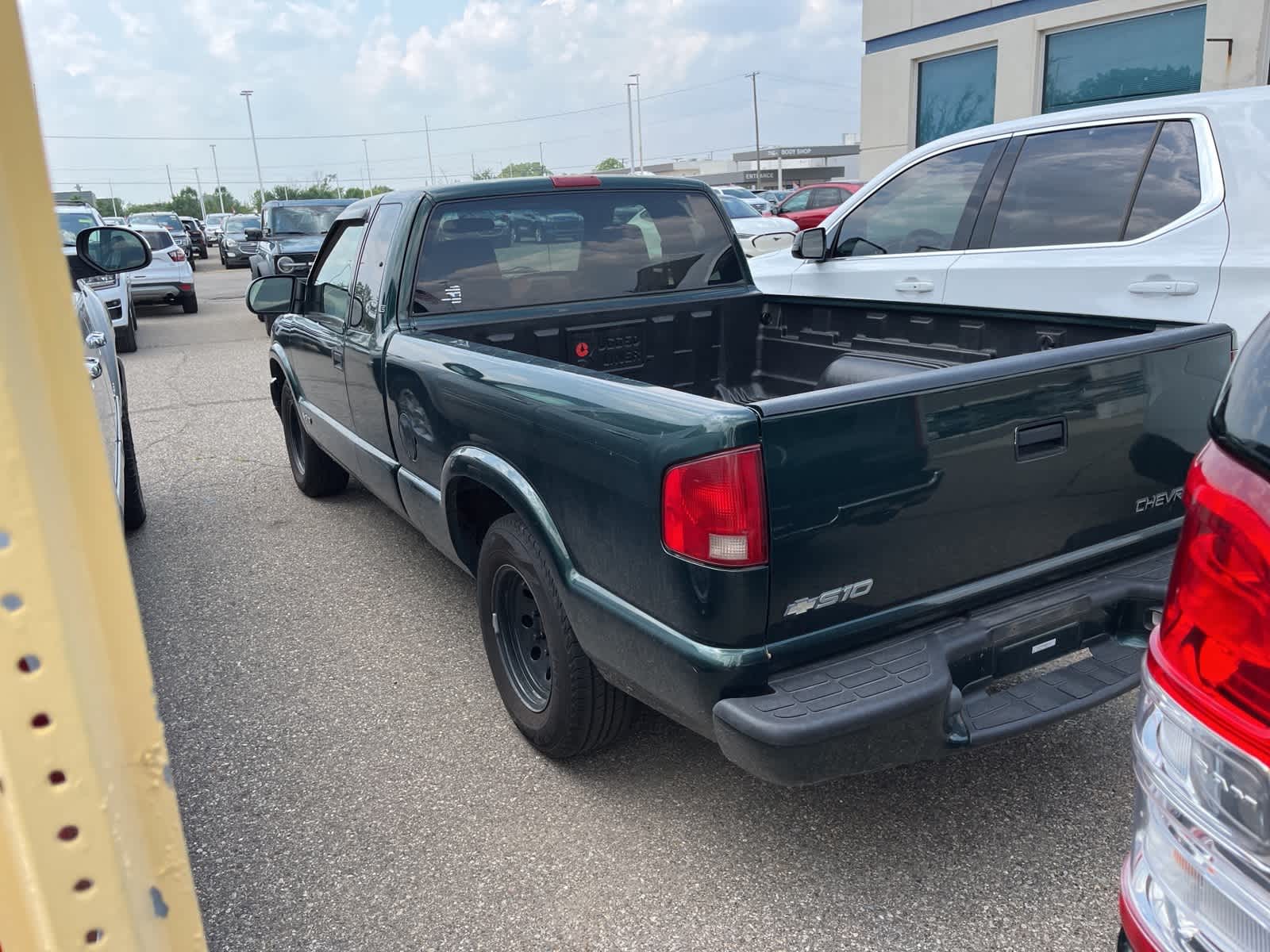 2003 Chevrolet S-10 LS 11