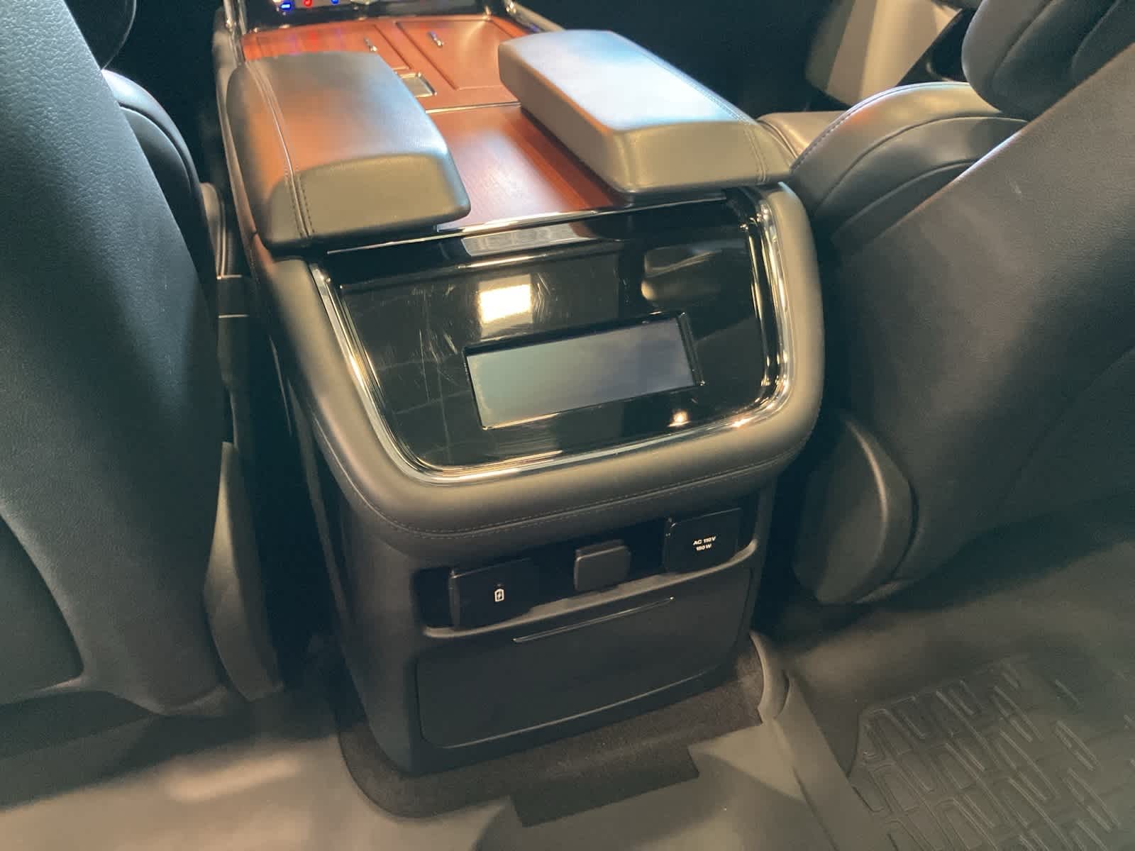 Thumbnail: 2023 Lincoln Navigator - 26