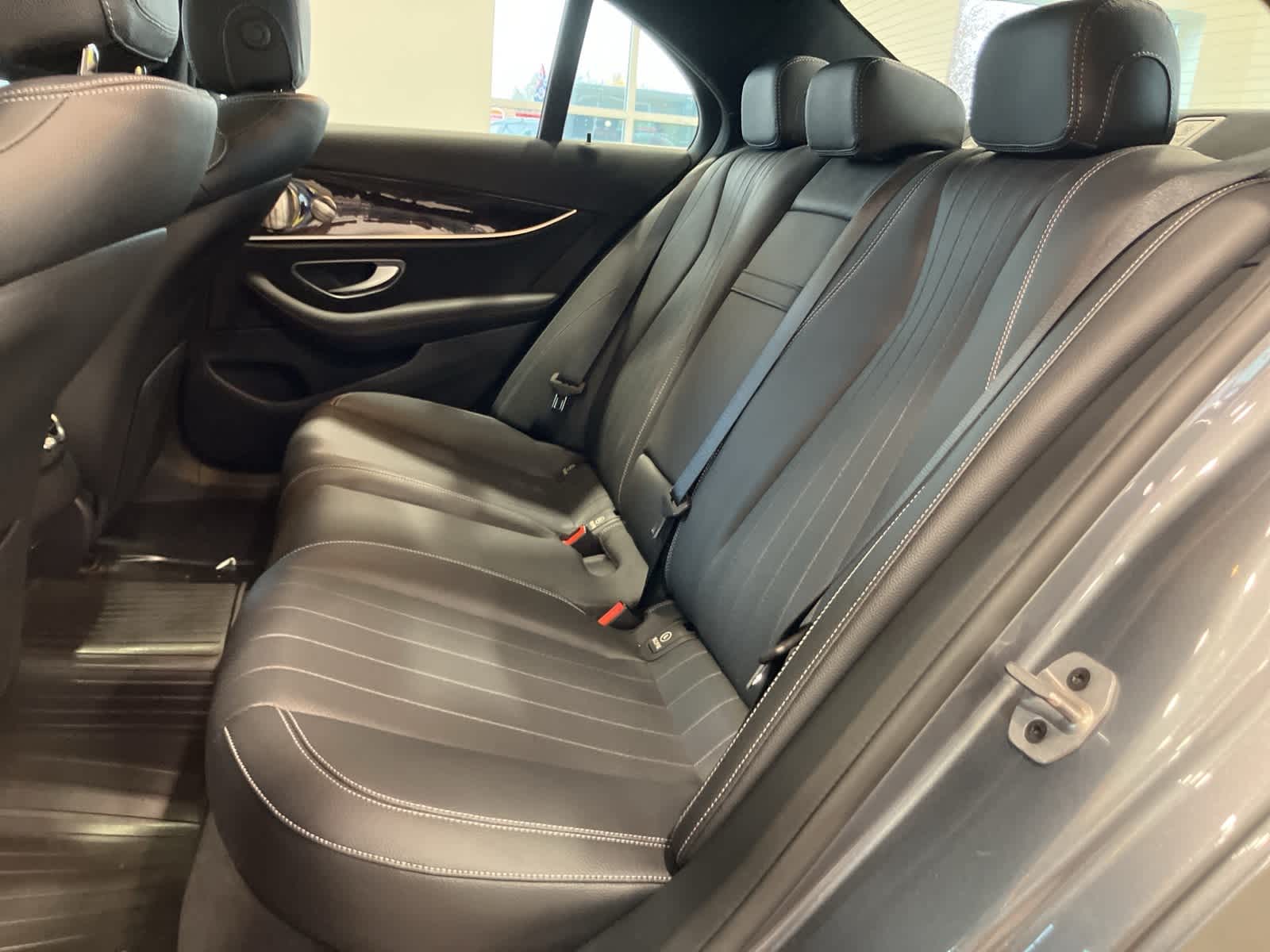 Thumbnail: 2022 Mercedes-Benz E-Class - 29