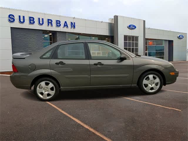 Thumbnail: 2005 Ford Focus - 9