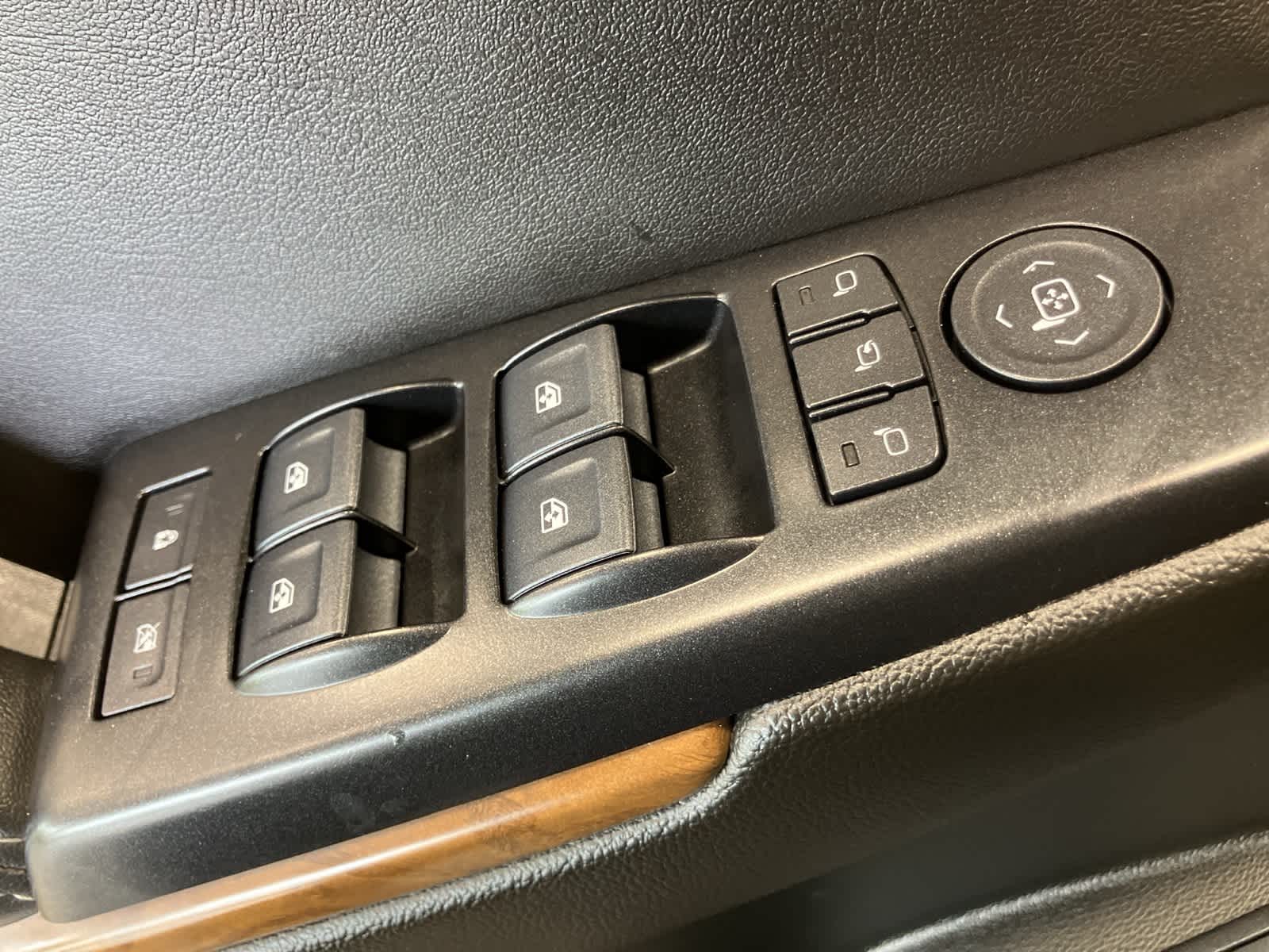 Thumbnail: 2020 GMC Yukon - 16