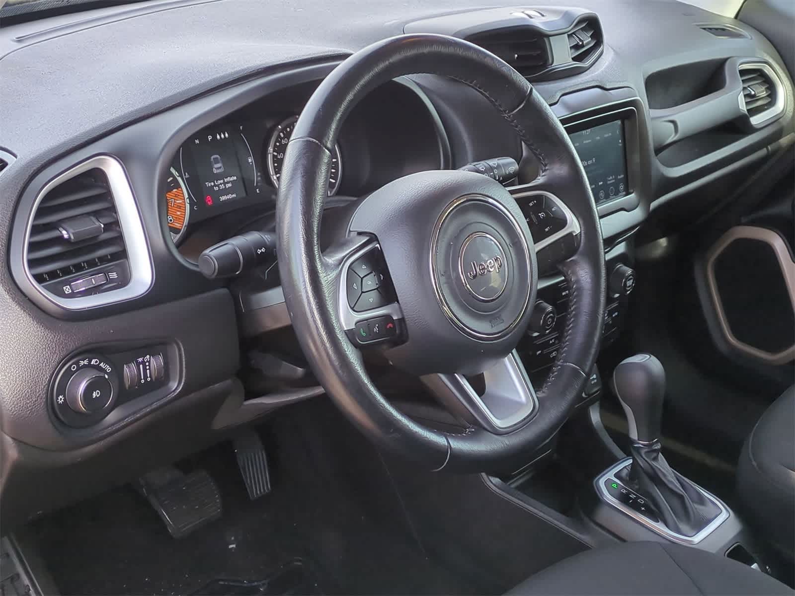 Thumbnail: 2019 Jeep Renegade - 10