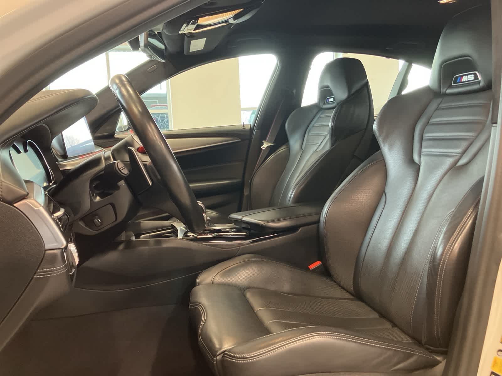 Thumbnail: 2019 BMW M5 - 11