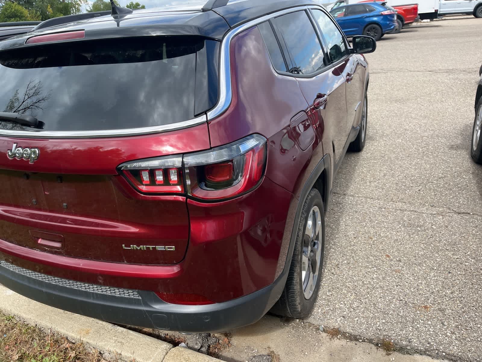 Thumbnail: 2021 Jeep Compass - 13