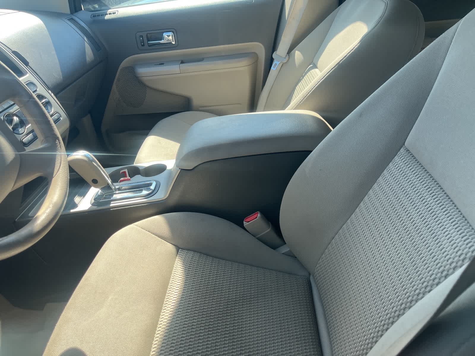 Thumbnail: 2010 Ford Edge - 23