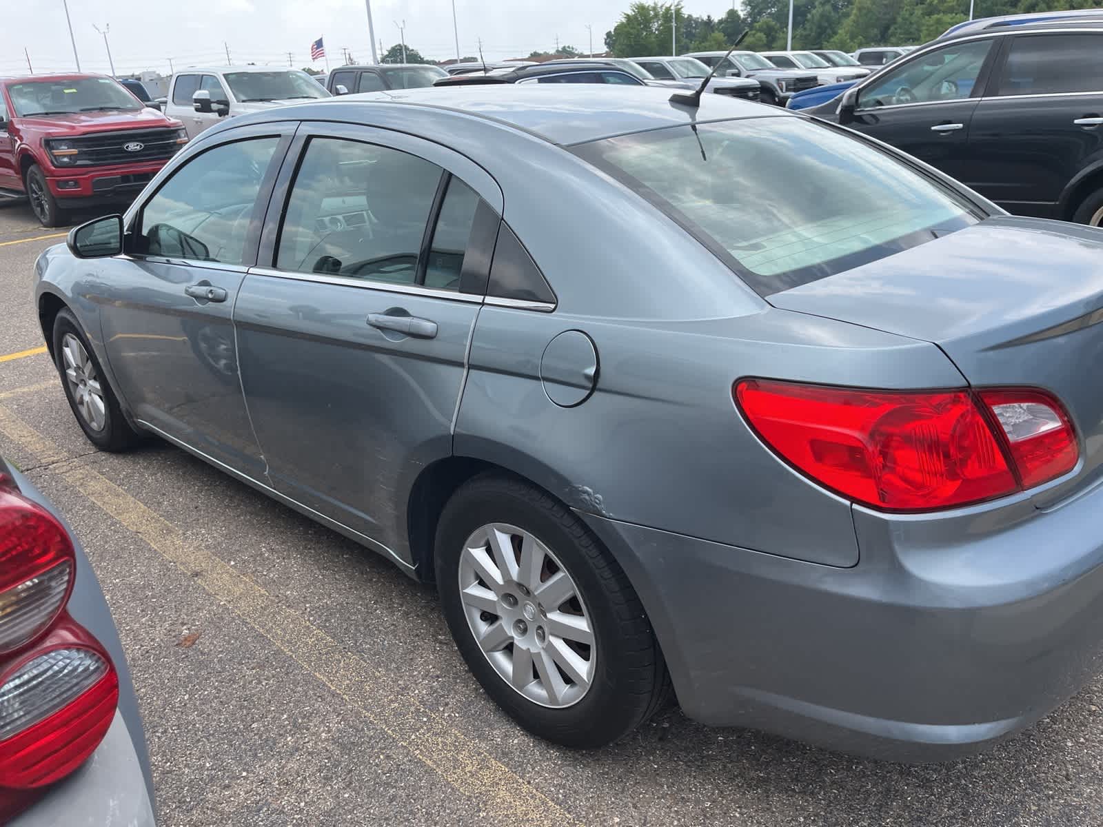 Thumbnail: 2009 Chrysler Sebring - 8
