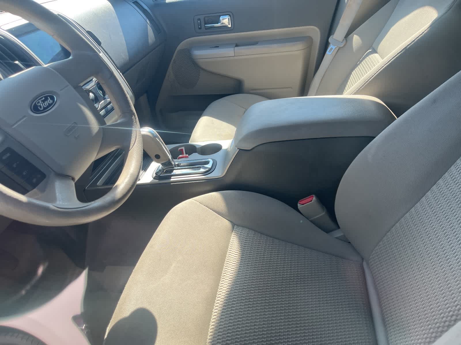 Thumbnail: 2010 Ford Edge - 25