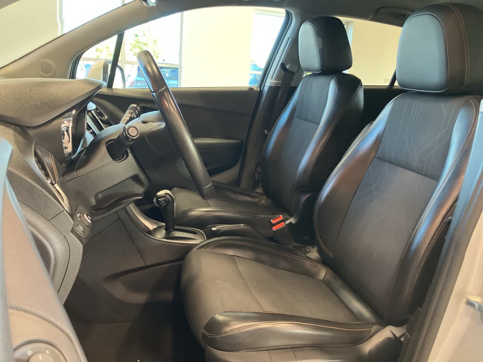 Thumbnail: 2017 Chevrolet Trax - 10