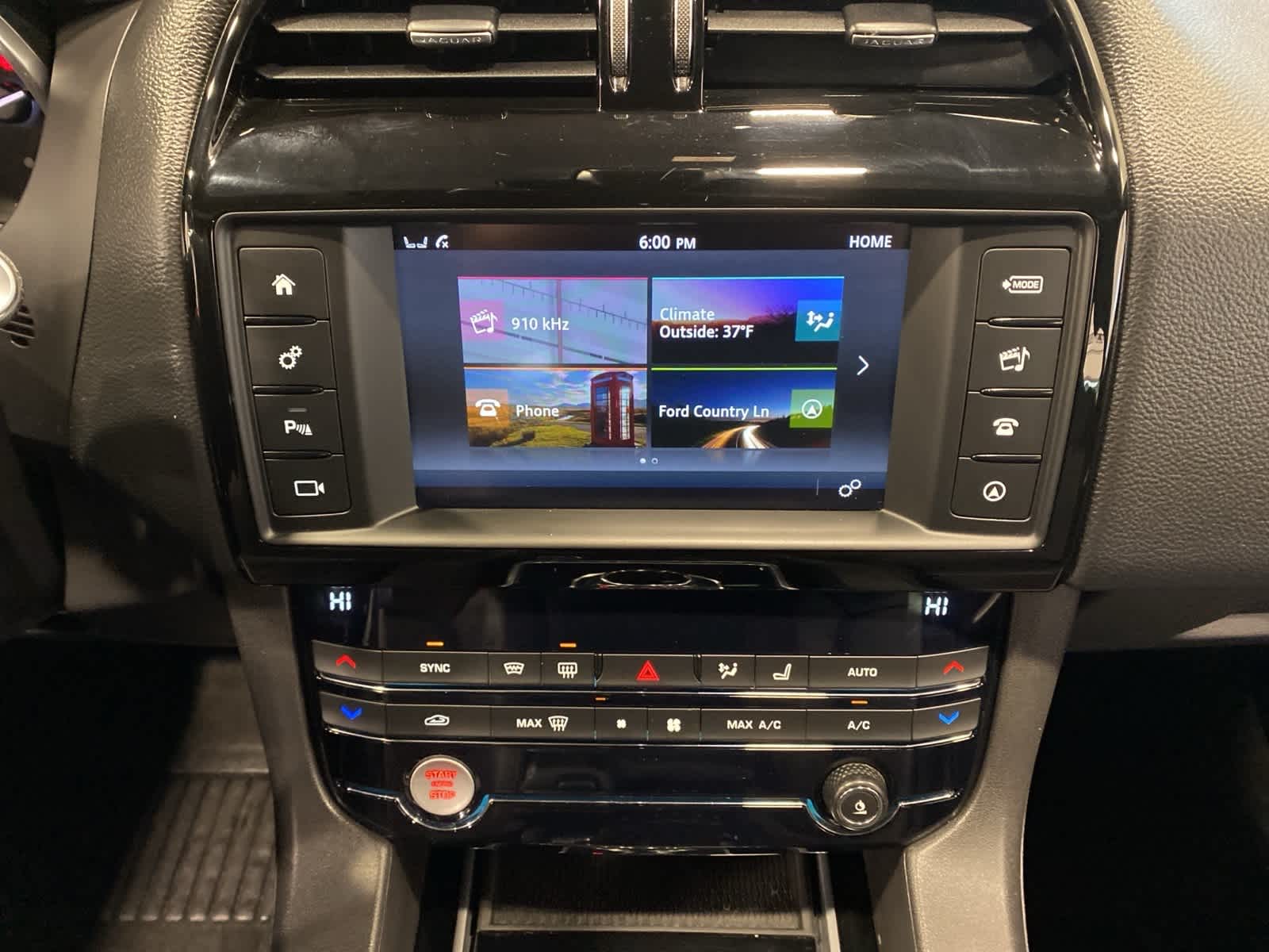 Thumbnail: 2017 Jaguar F-Pace - 12