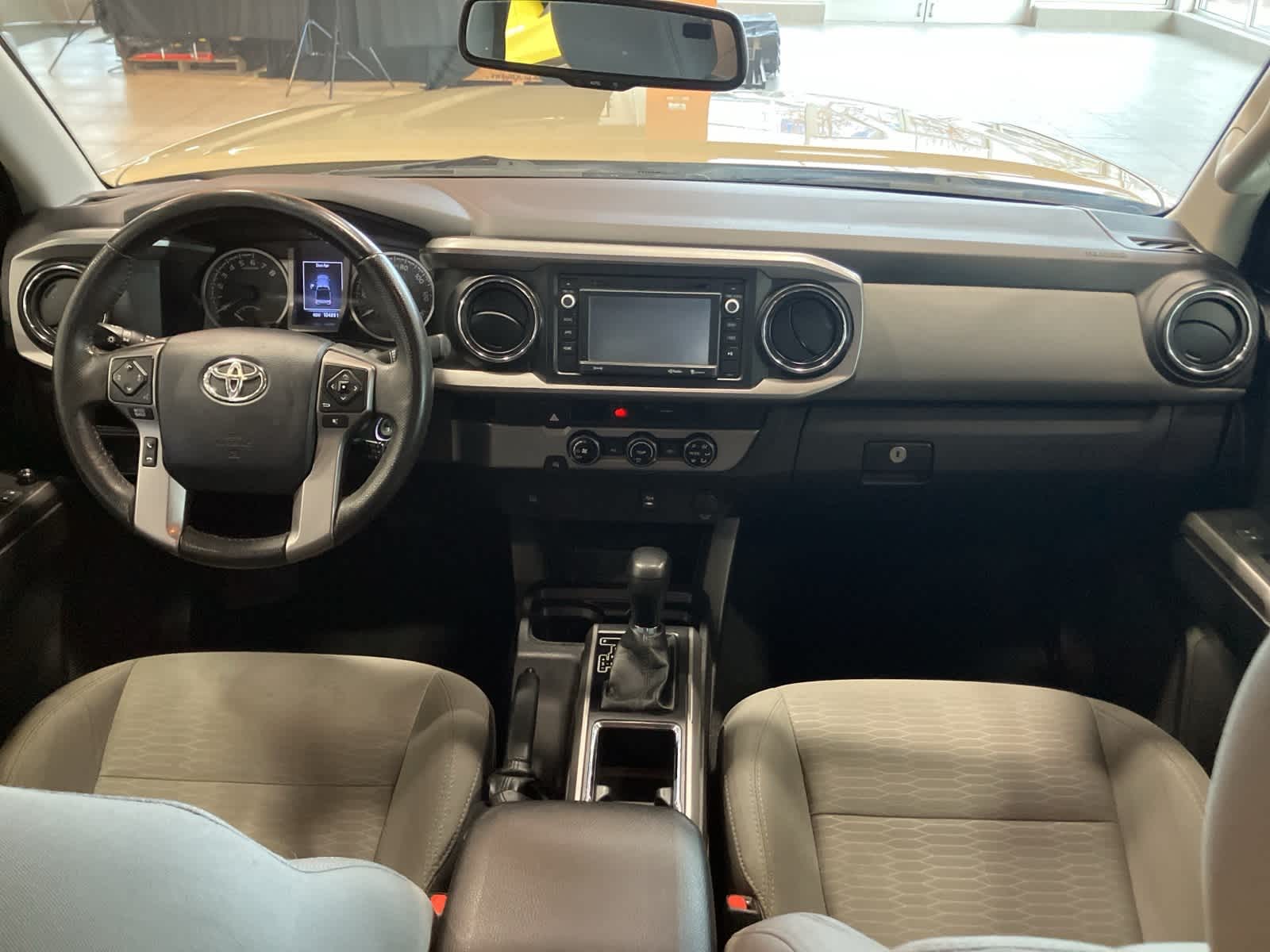 Thumbnail: 2017 Toyota Tacoma - 21