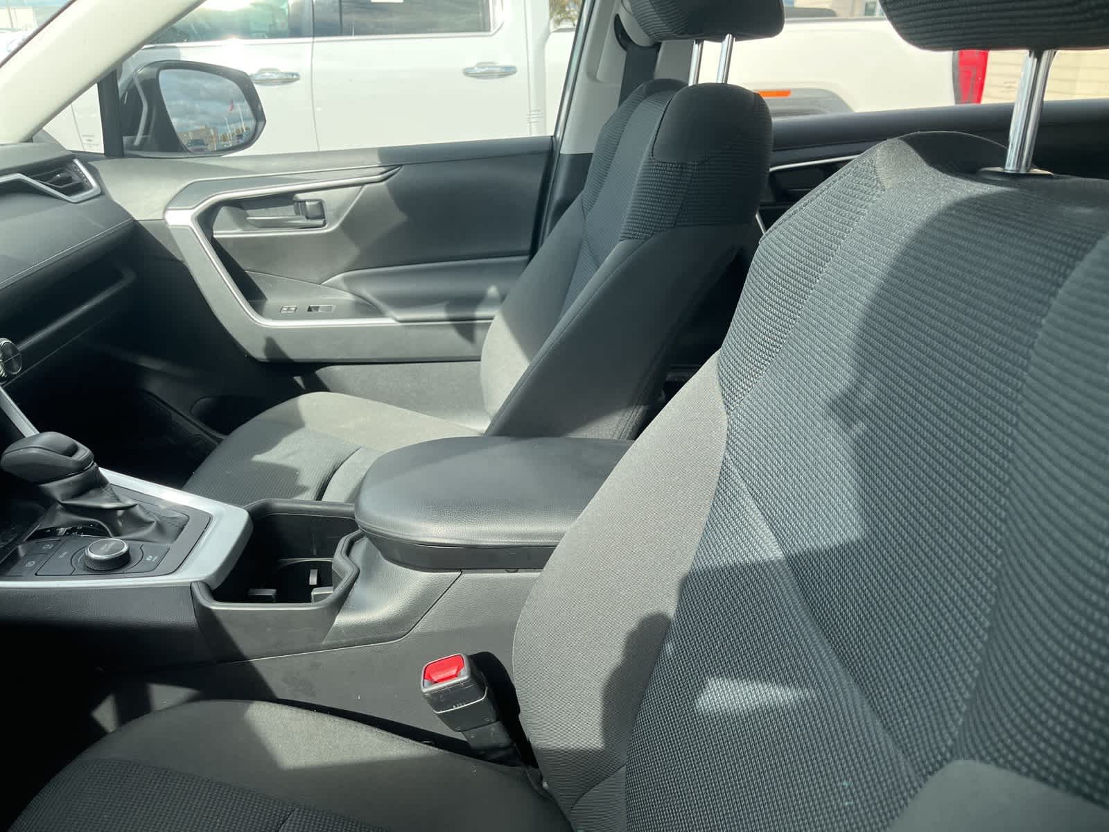 Thumbnail: 2022 Toyota RAV4 - 22