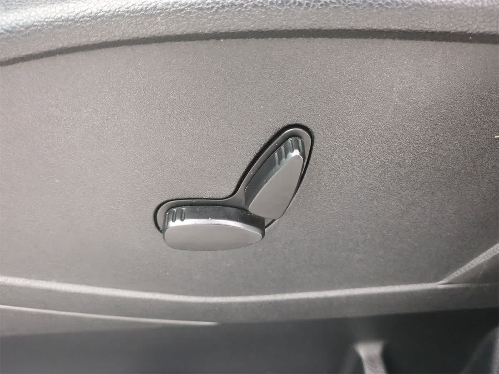 Thumbnail: 2019 Ford Transit Series - 17