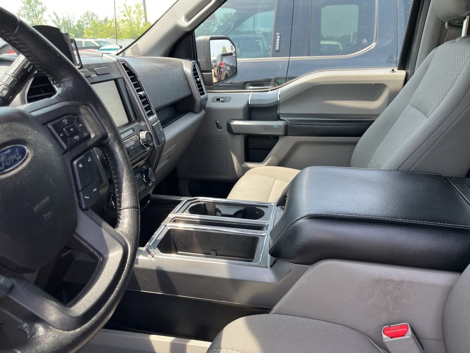 2015 Ford F-150 XLT 23