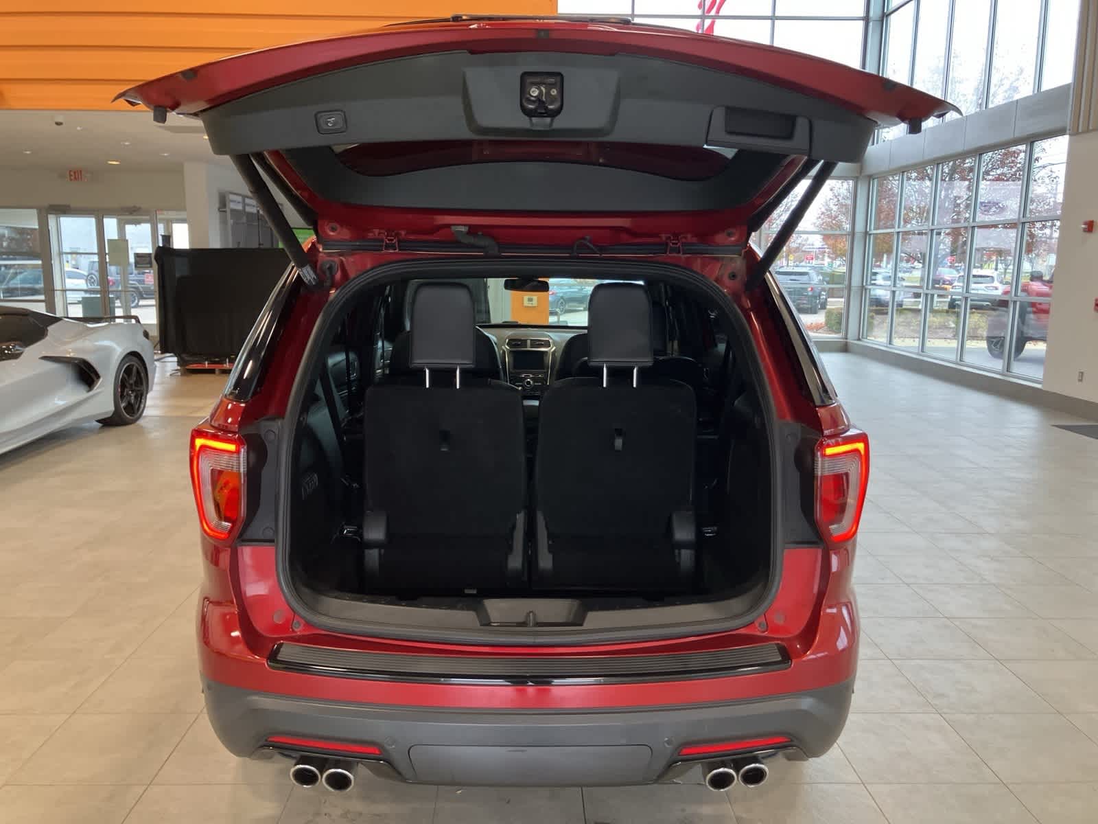 Thumbnail: 2018 Ford Explorer - 32