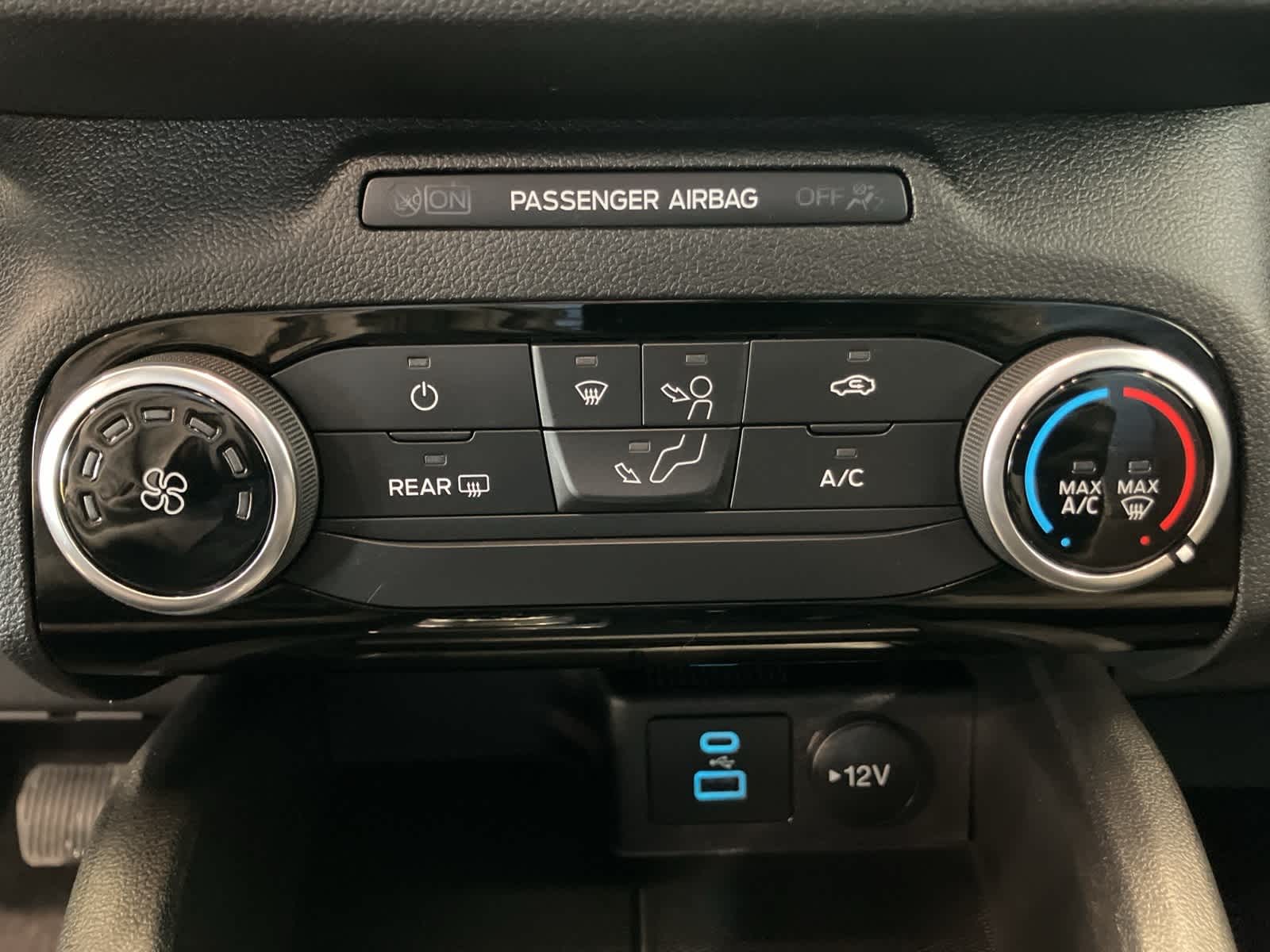 Thumbnail: 2022 Ford Escape - 17