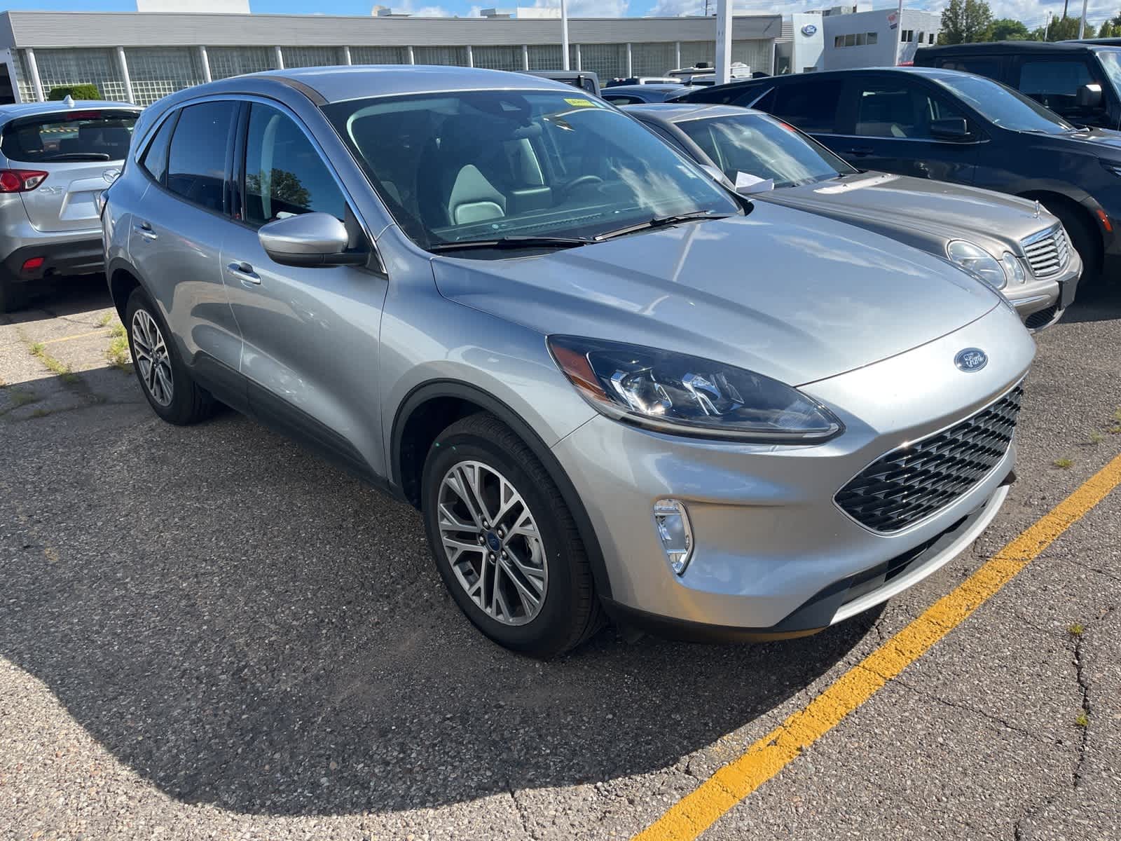 Thumbnail: 2022 Ford Escape - 16