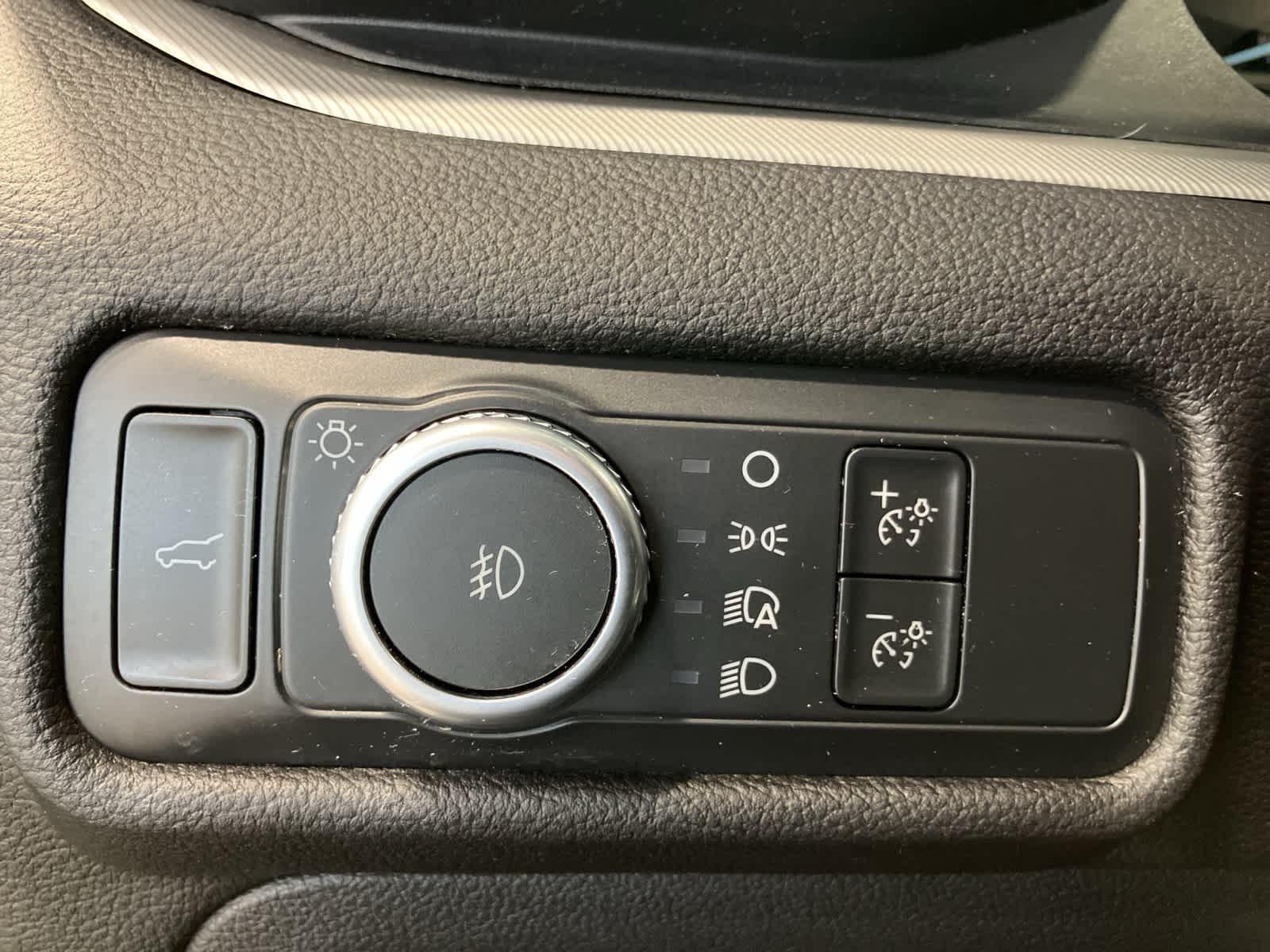 Thumbnail: 2022 Ford Explorer - 14