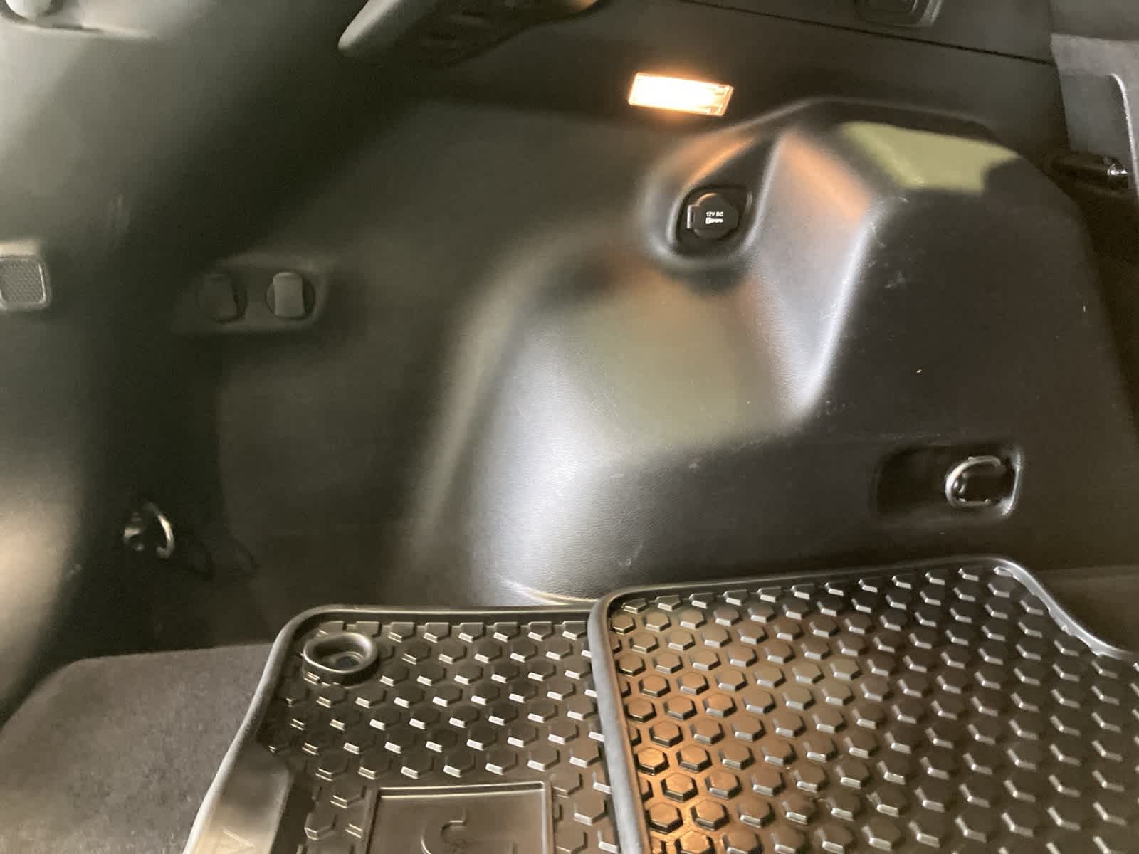 Thumbnail: 2020 Jeep Cherokee - 27