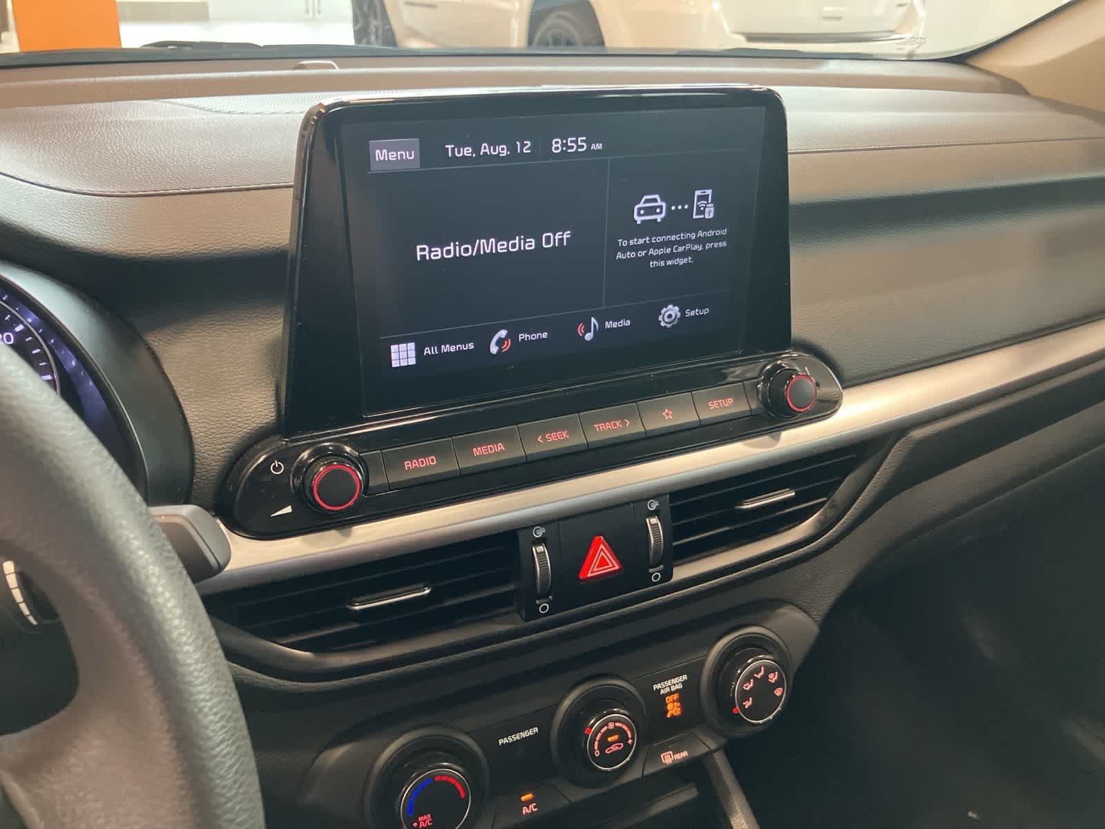 Thumbnail: 2022 Kia Forte - 18