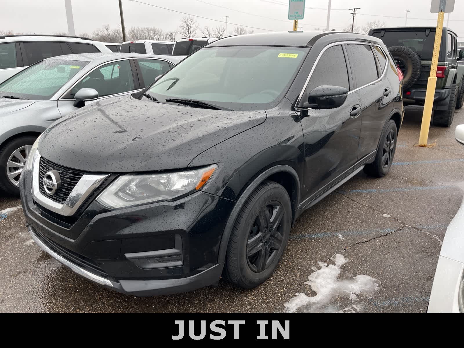 2017 Nissan Rogue S -
                  Sterling Heights, MI