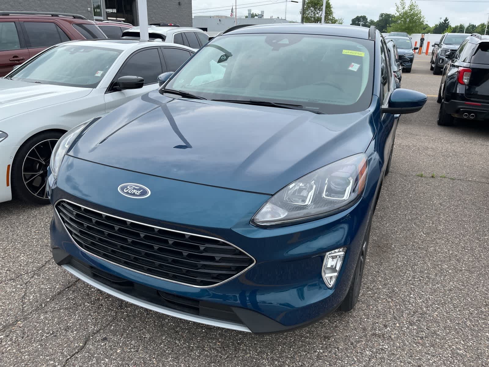 Thumbnail: 2020 Ford Escape - 3