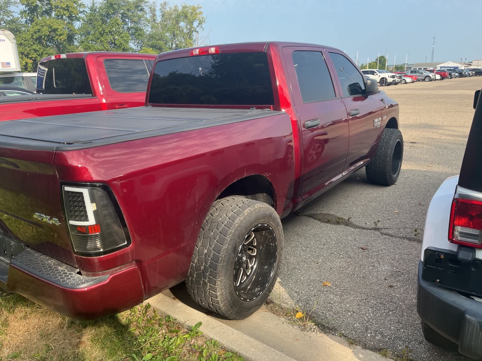 Thumbnail: 2019 RAM 1500 Classic - 14