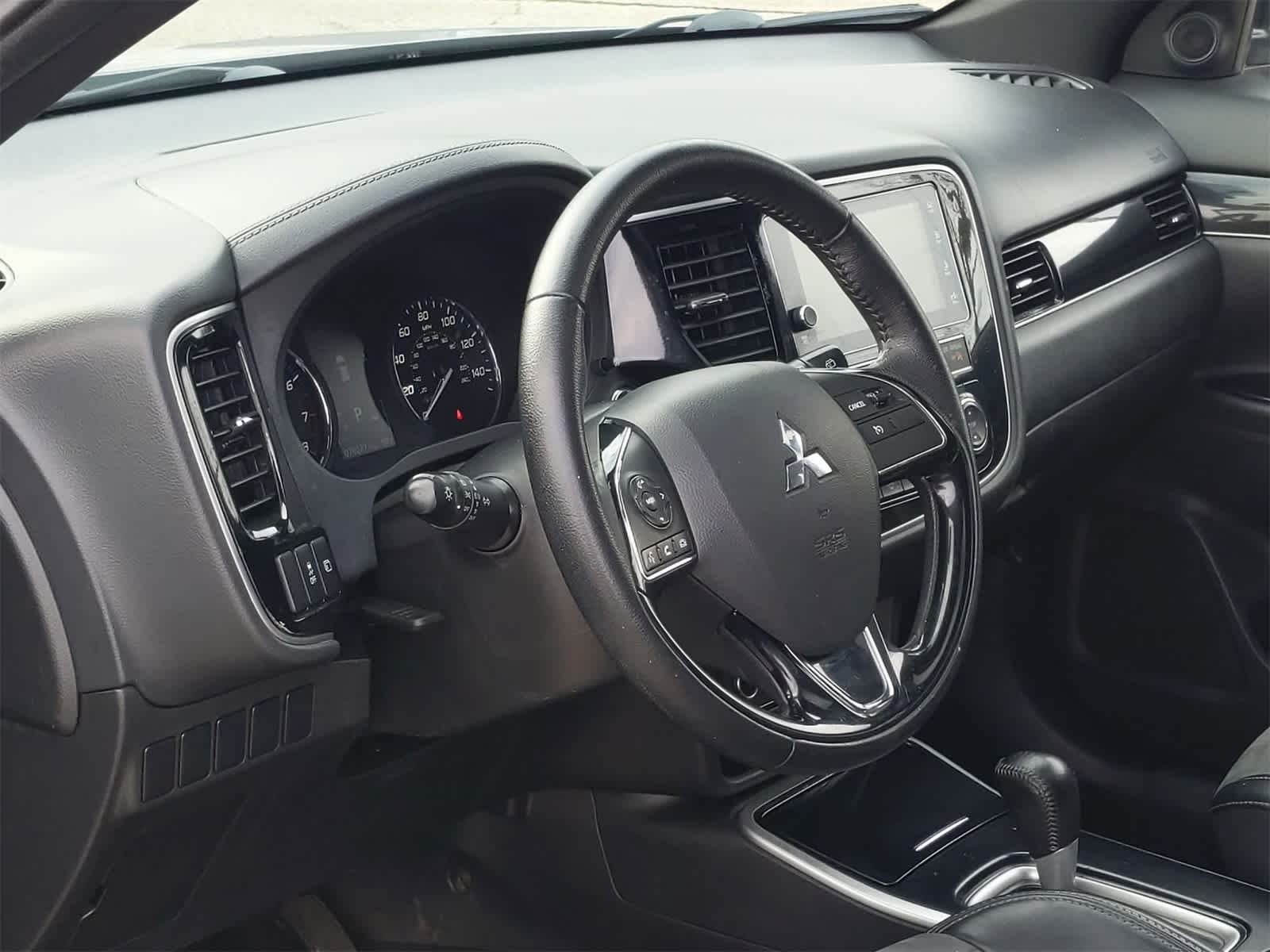2019 Mitsubishi Outlander LE 10