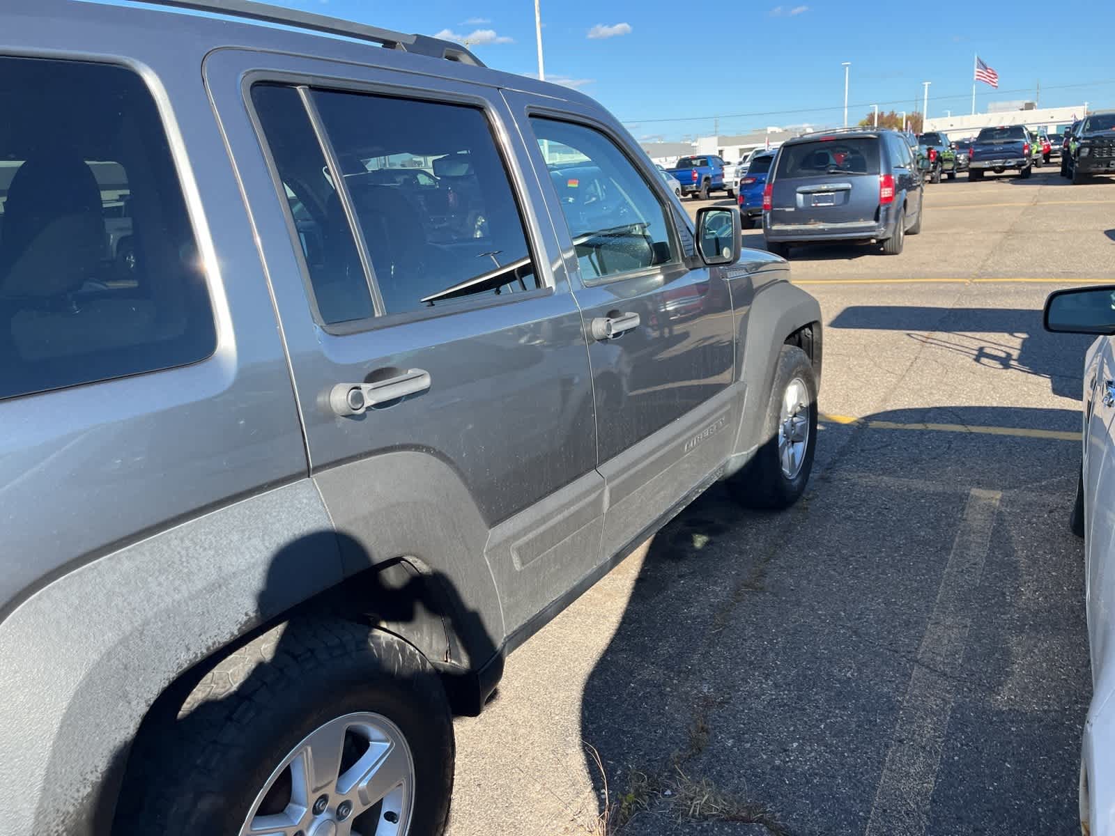 Thumbnail: 2012 Jeep Liberty - 15
