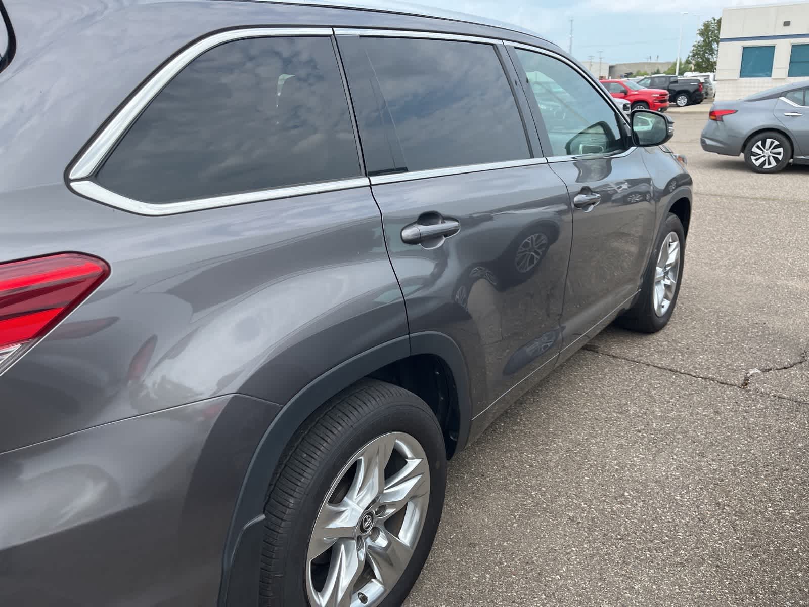 Thumbnail: 2018 Toyota Highlander - 13