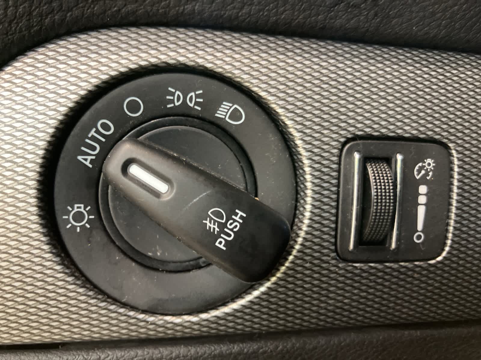 Thumbnail: 2018 Dodge Durango - 16