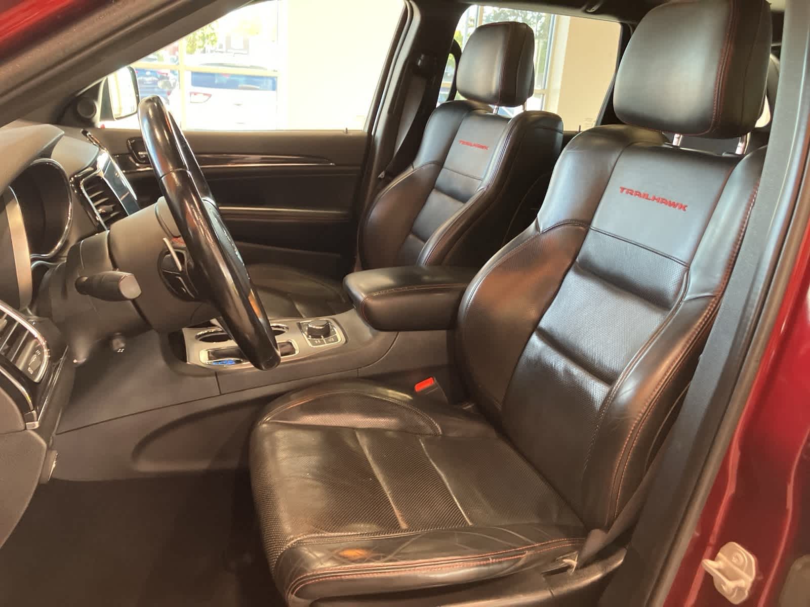 Thumbnail: 2020 Jeep Grand Cherokee - 12