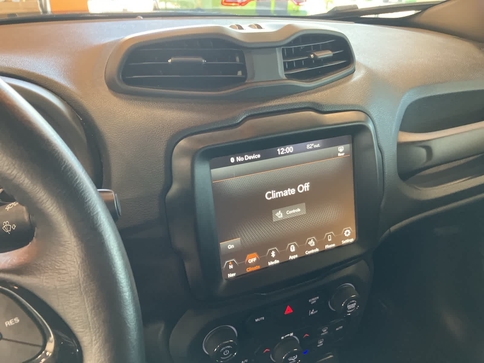 Thumbnail: 2022 Jeep Renegade - 18