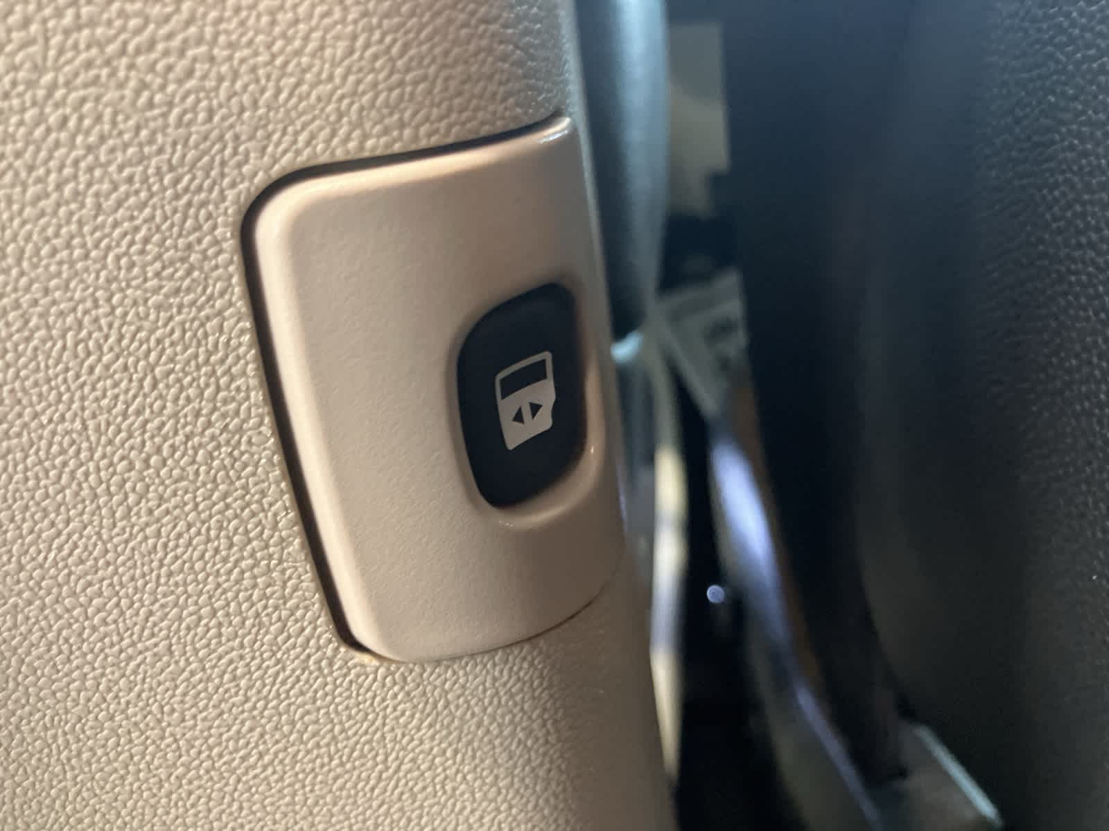 Thumbnail: 2017 Dodge Grand Caravan - 22