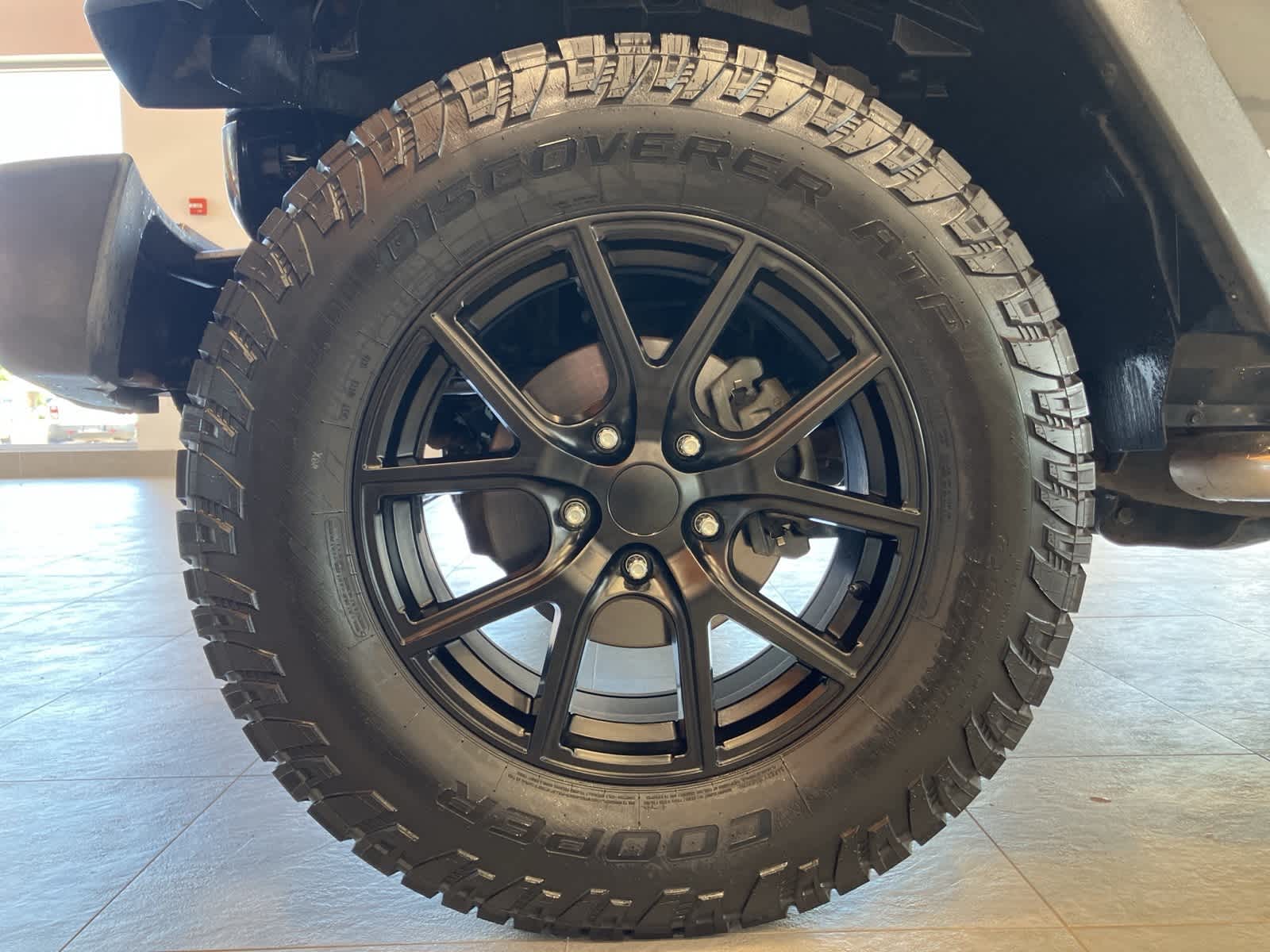 Thumbnail: 2010 Jeep Wrangler - 10