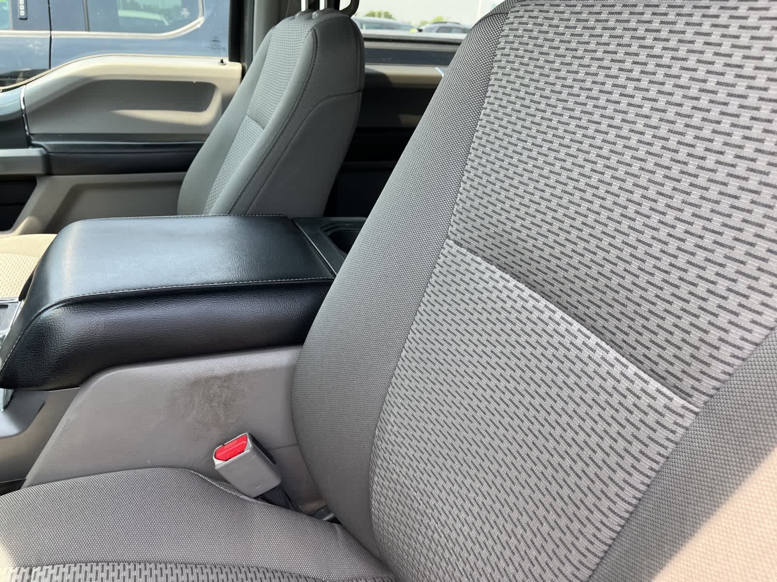 2015 Ford F-150 XLT 21