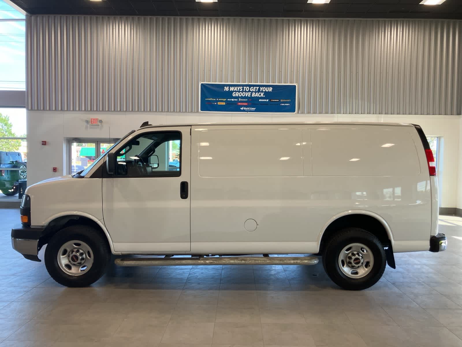 Thumbnail: 2023 GMC Savana - 8