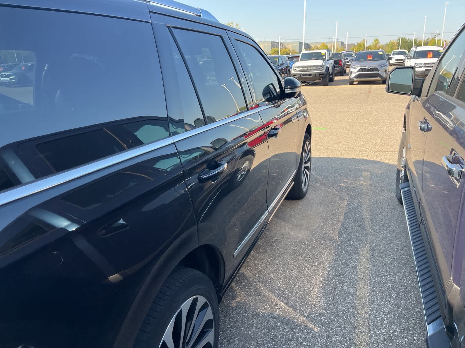 Thumbnail: 2023 Lincoln Navigator - 15