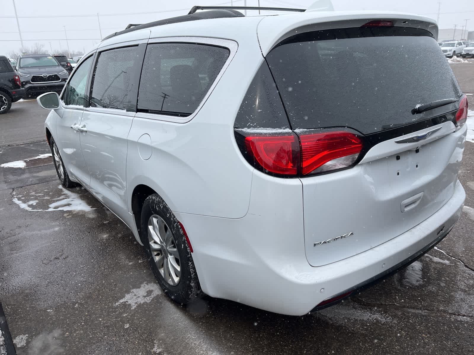 Thumbnail: 2018 Chrysler Pacifica - 7