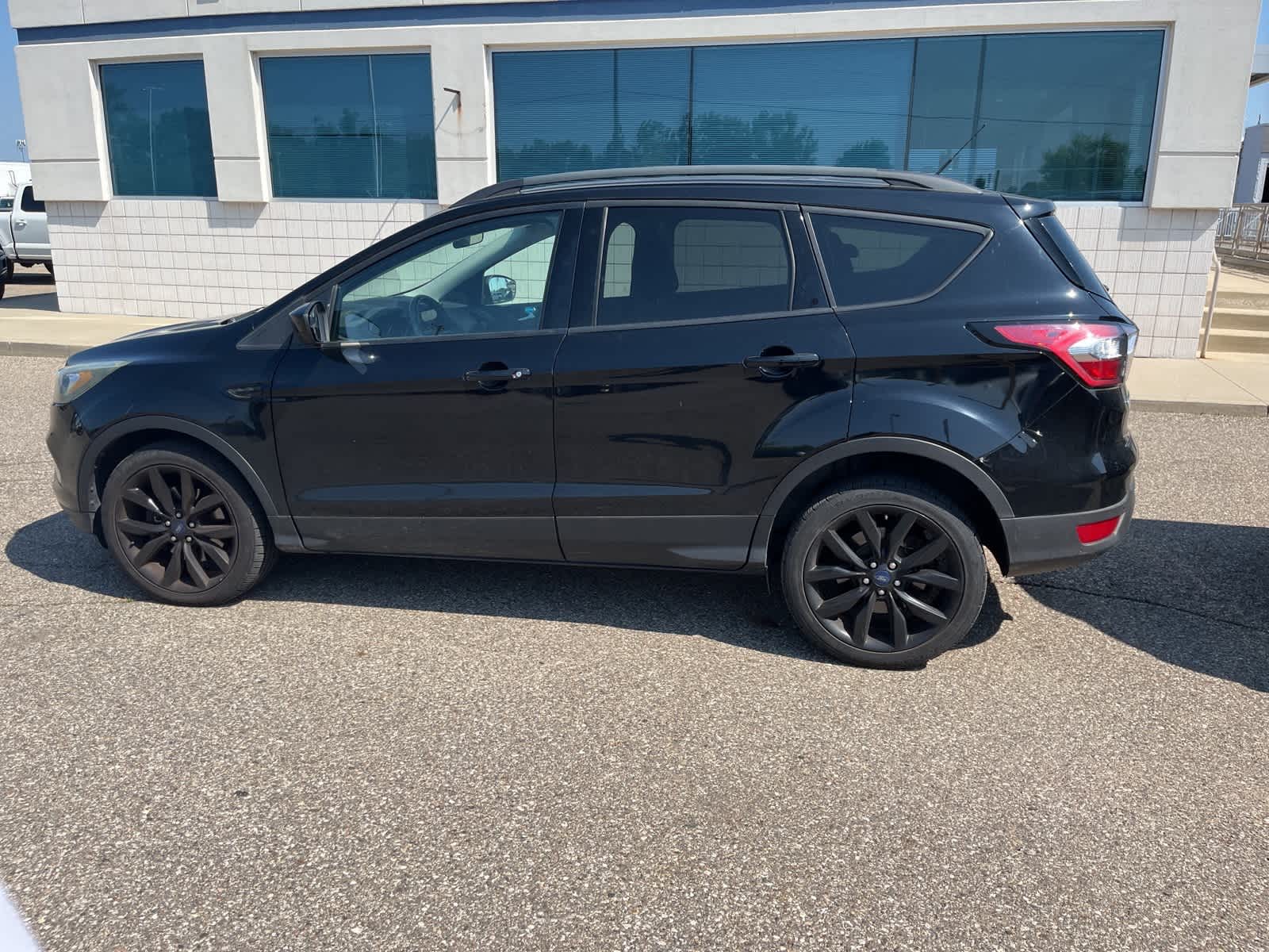 Thumbnail: 2017 Ford Escape - 6