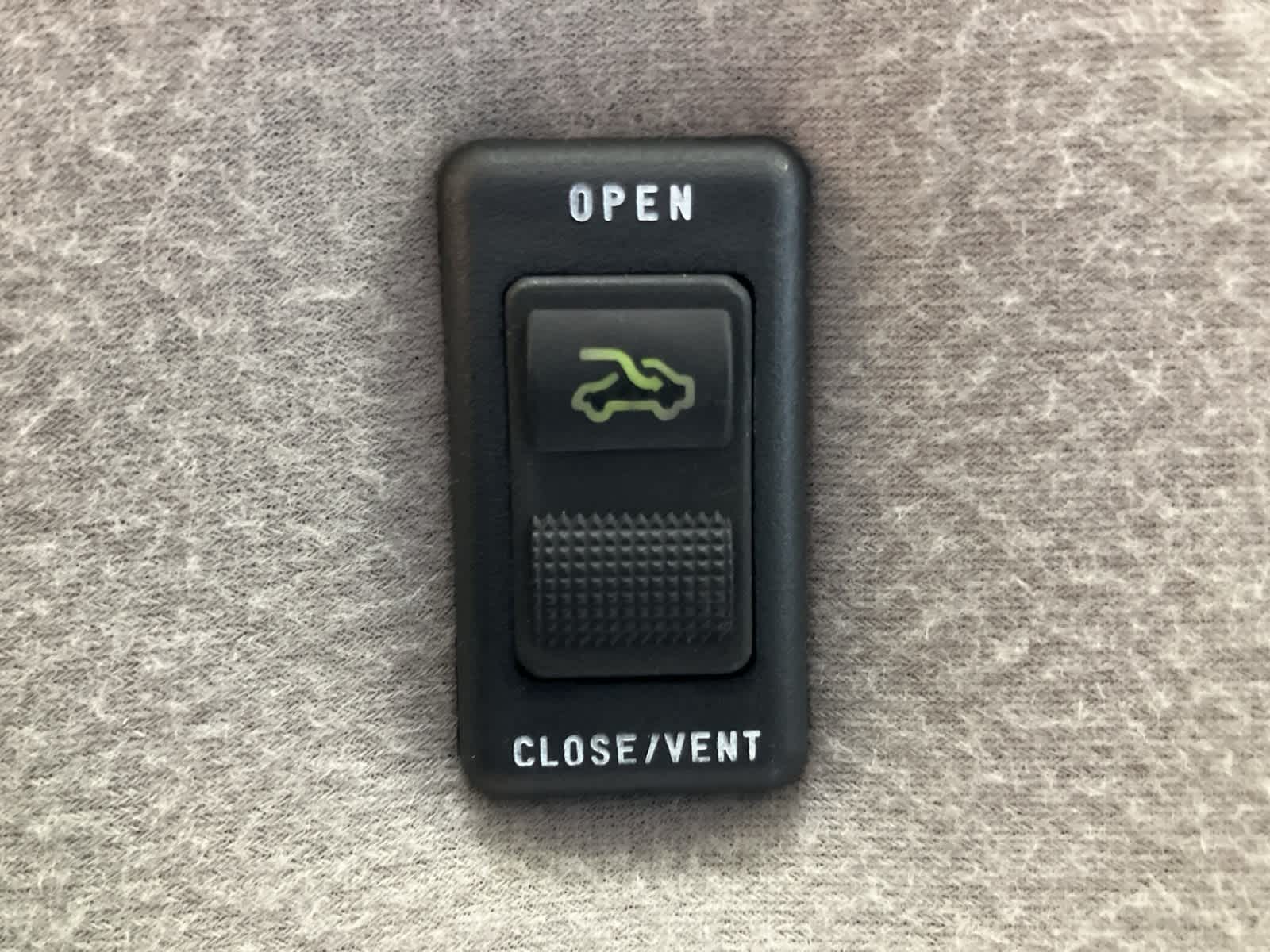 Thumbnail: 2000 Ford Taurus - 22