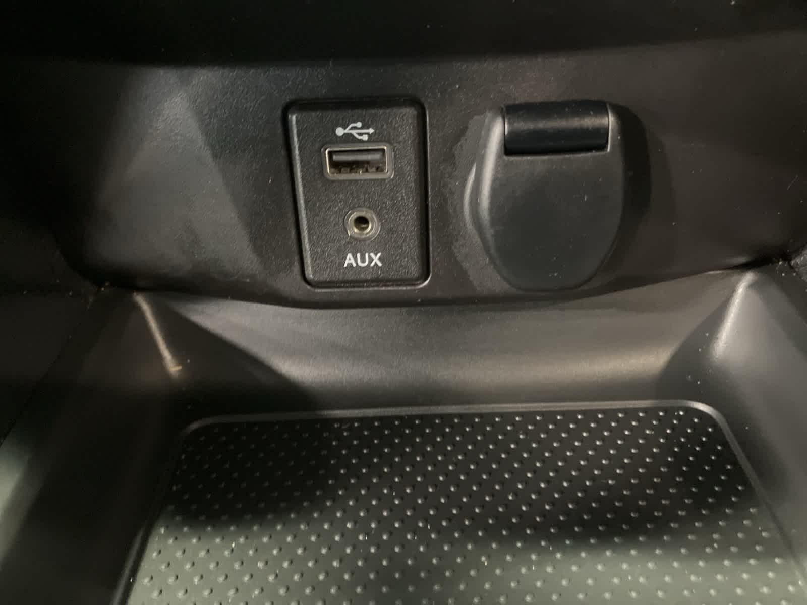 Thumbnail: 2017 Nissan Rogue - 17