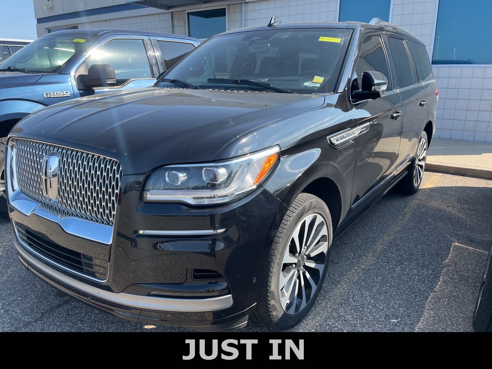 Thumbnail: 2023 Lincoln Navigator - 1