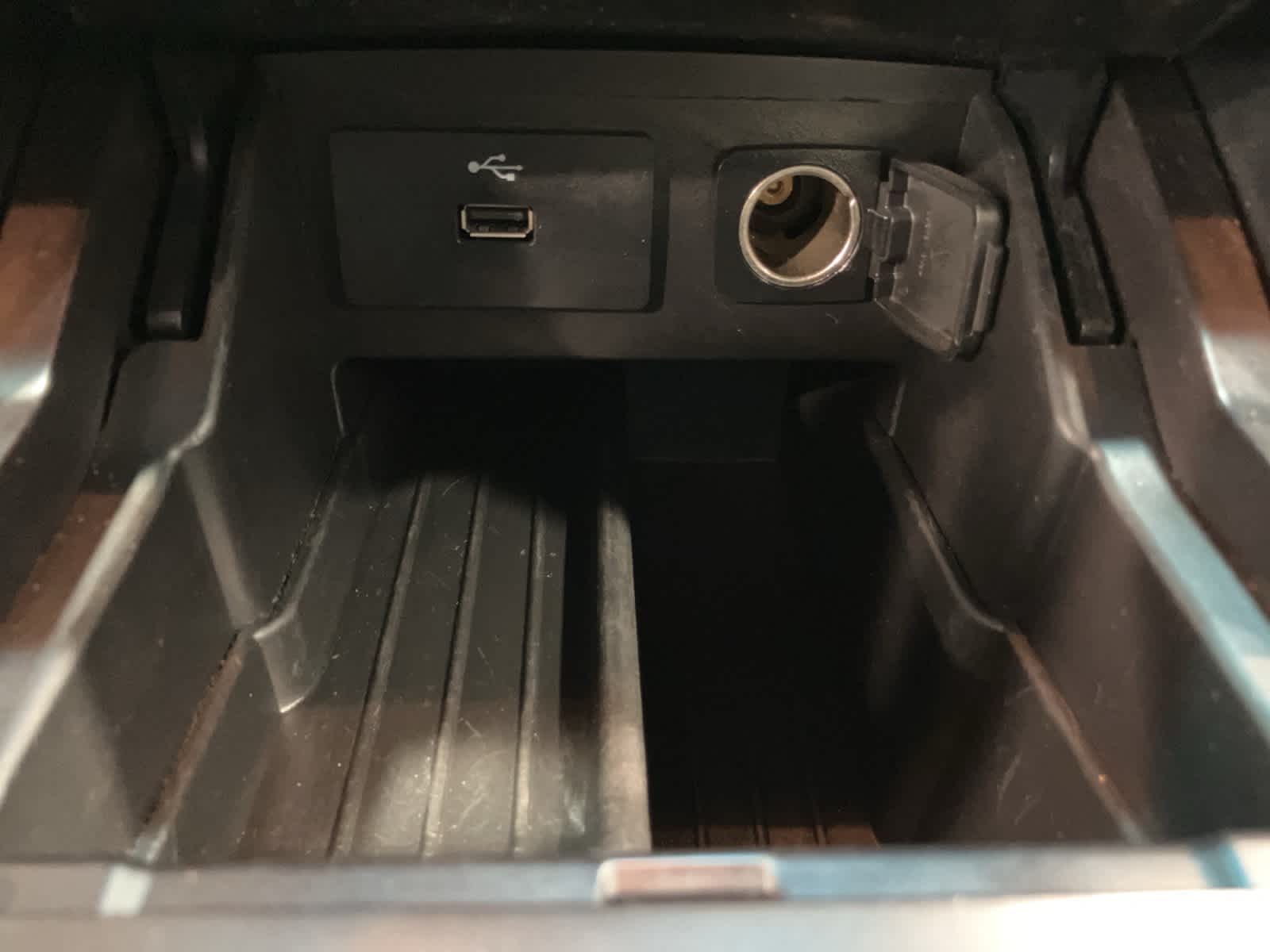 Thumbnail: 2017 Ford Explorer - 16